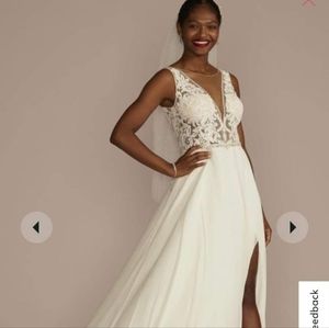 Nwt never altered size 14 wedding dress